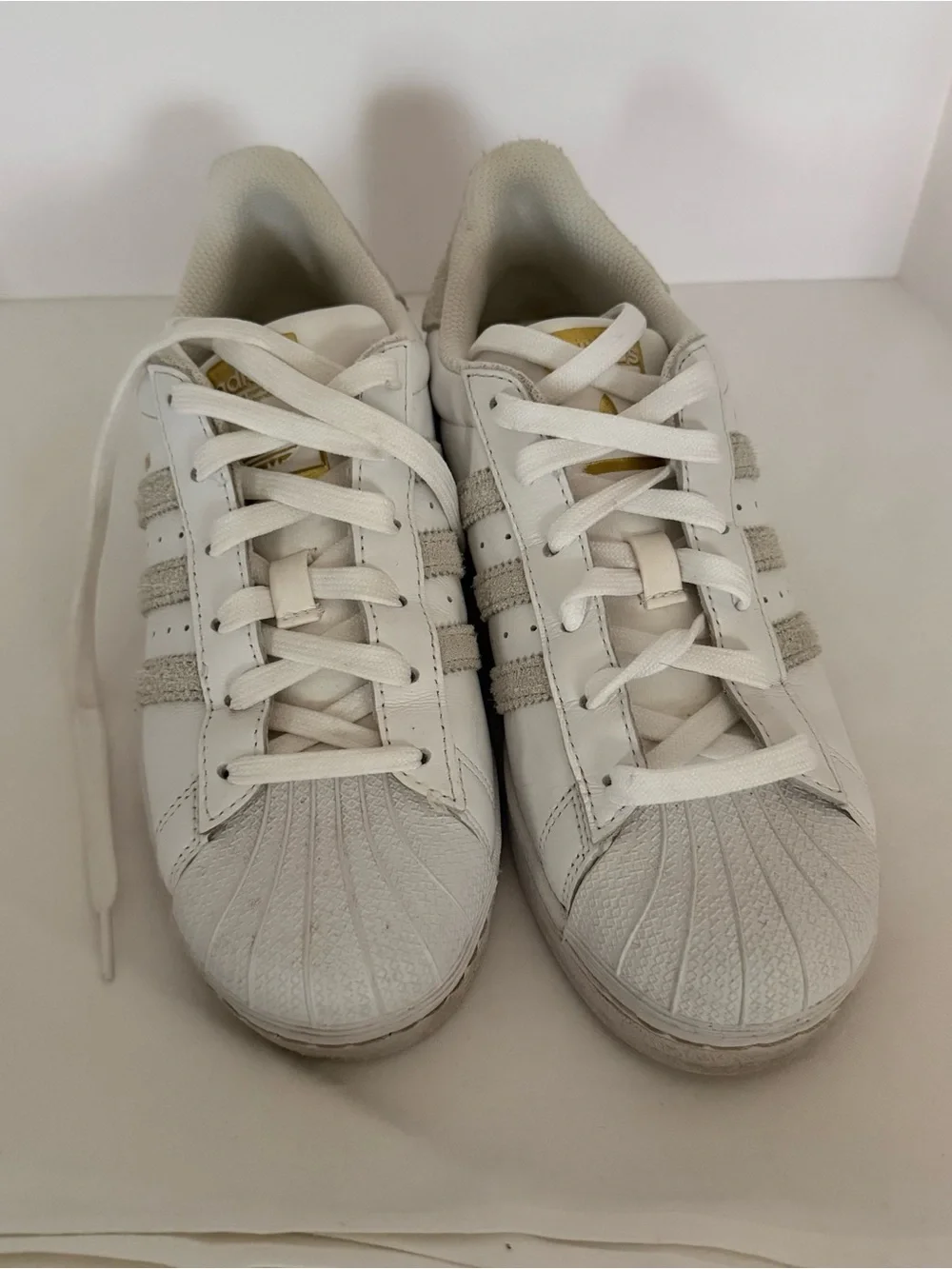 Adidas youth size 5.5 Superstar White Casual Lace-Up Sneakers